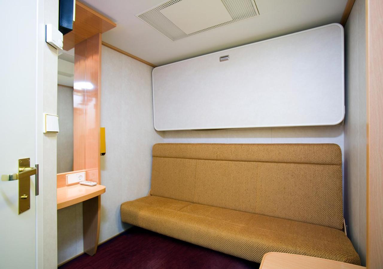 Viking Line Ferry Viking Xprs - One-Way Journey From Helsinki To Tallinn Room photo