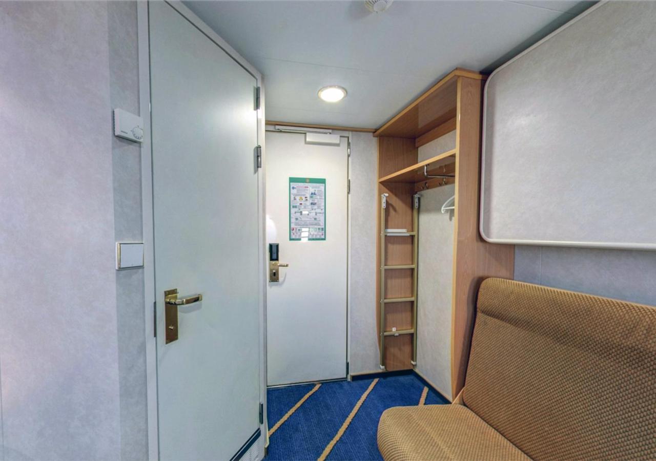 Viking Line Ferry Viking Xprs - One-Way Journey From Helsinki To Tallinn Room photo
